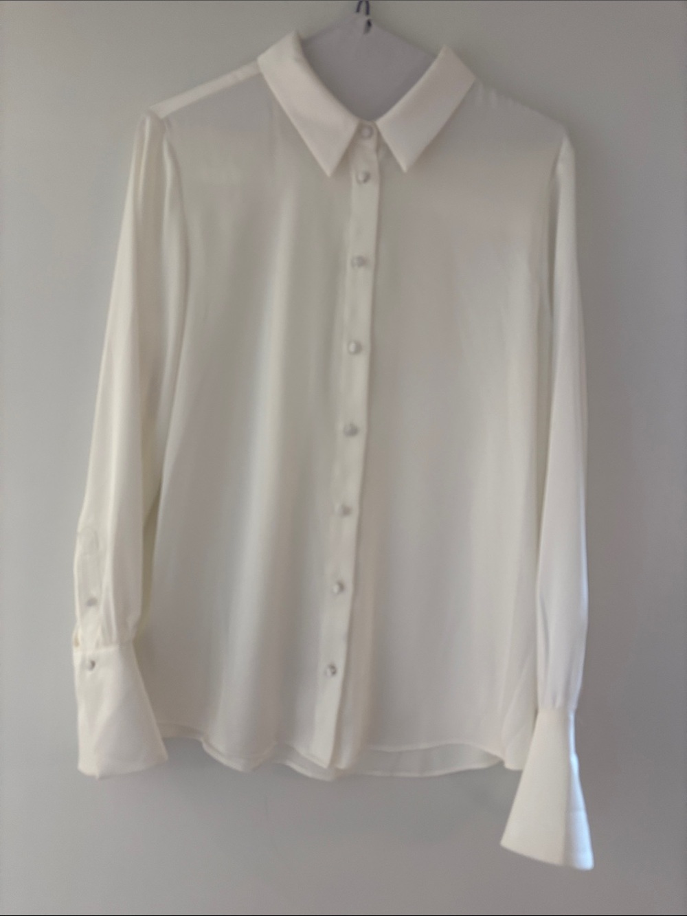 Vince Camuto Women’s White flowy blouse size M